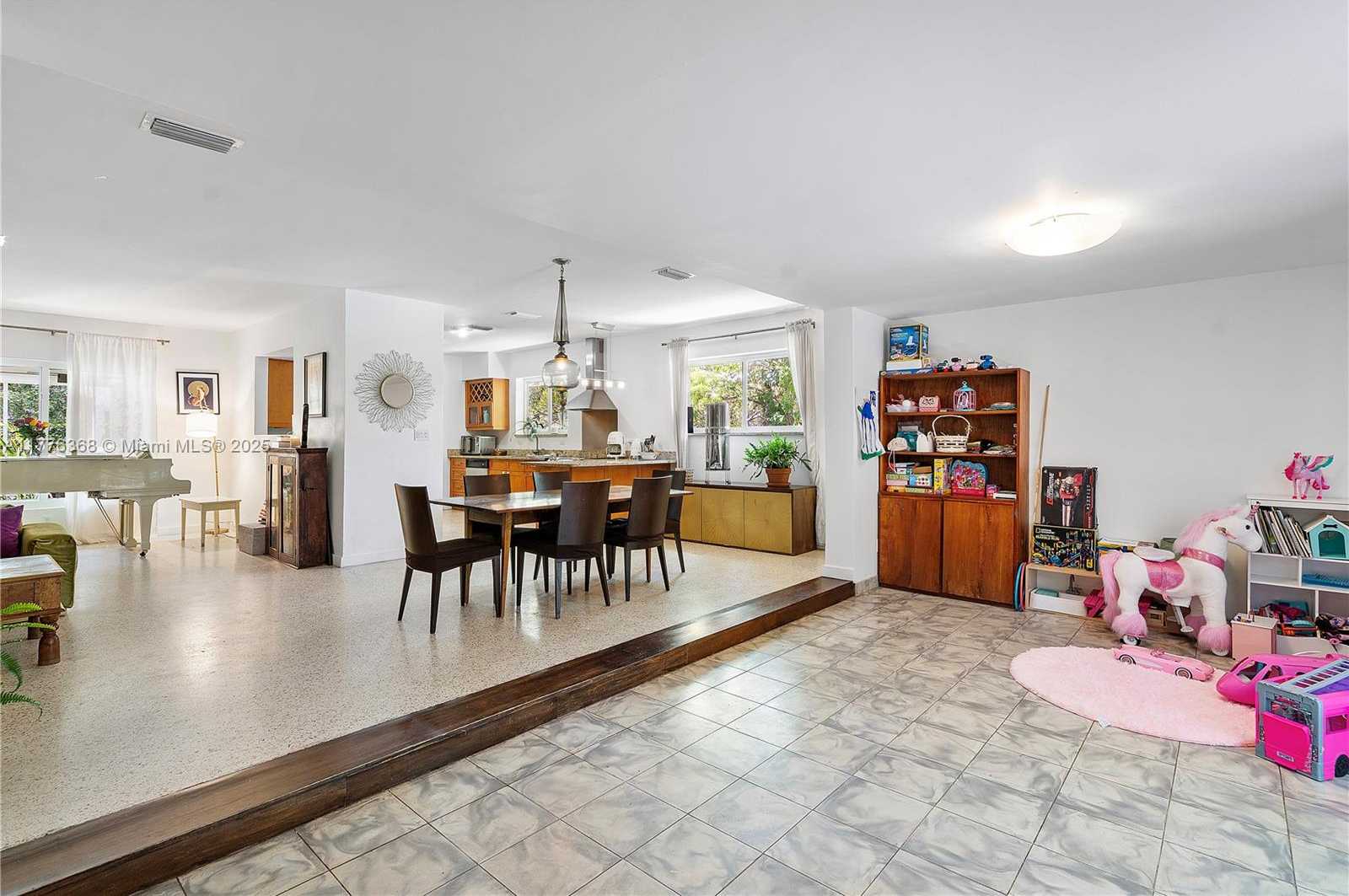 Small Image of 10619 NORTH EAST 10TH PL, Miami Shores Number 22