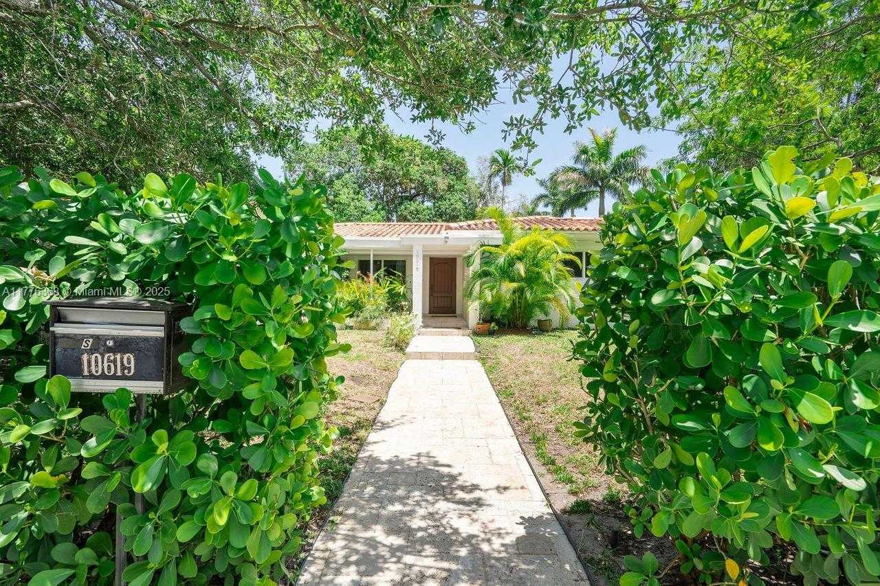 Small Image of 10619 NORTH EAST 10TH PL, Miami Shores Number 3