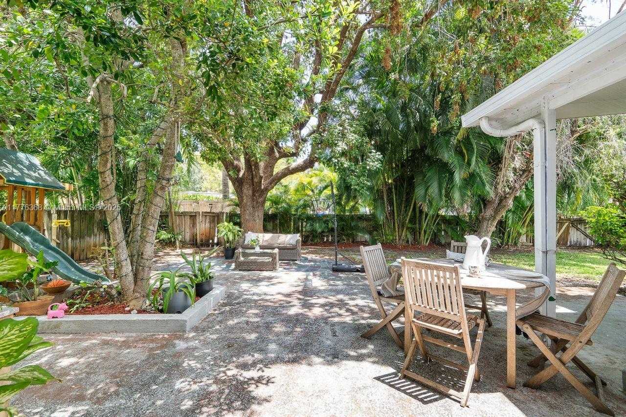 Small Image of 10619 NORTH EAST 10TH PL, Miami Shores Number 33