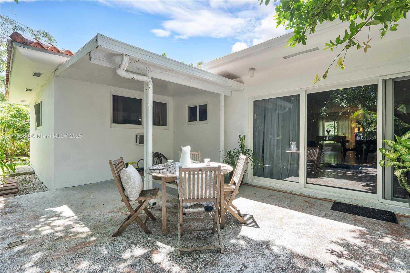 Small Image of 10619 NORTH EAST 10TH PL, Miami Shores Number 34