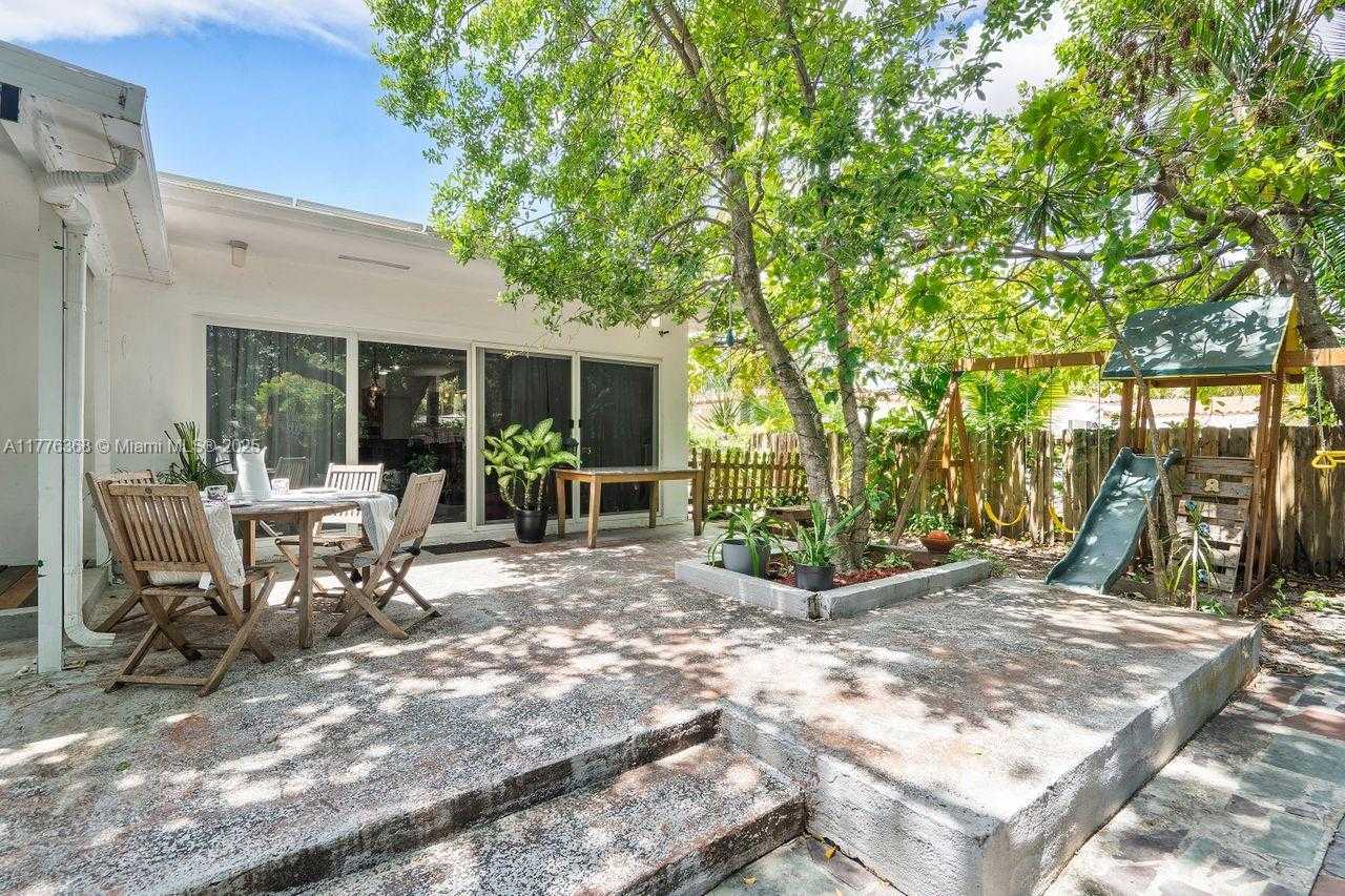 Small Image of 10619 NORTH EAST 10TH PL, Miami Shores Number 35