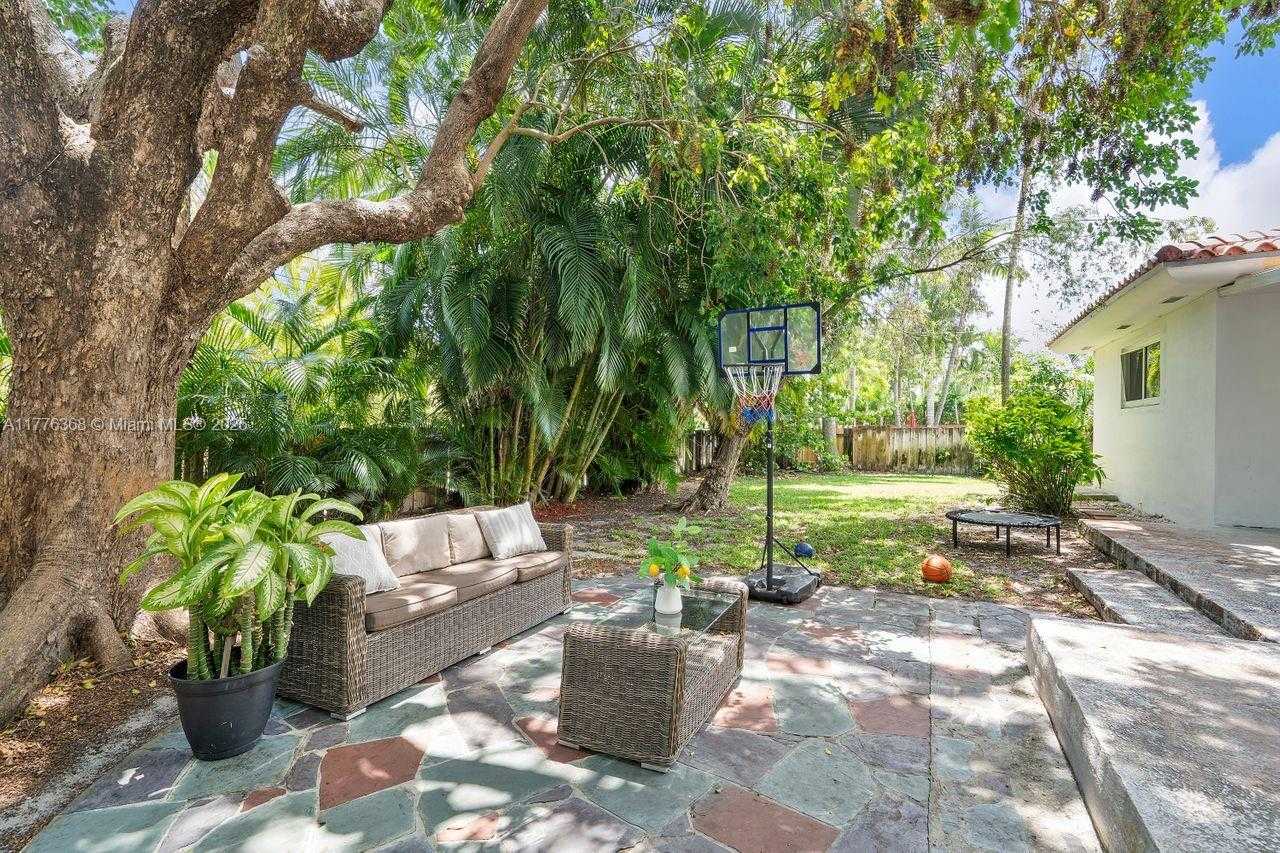Small Image of 10619 NORTH EAST 10TH PL, Miami Shores Number 36
