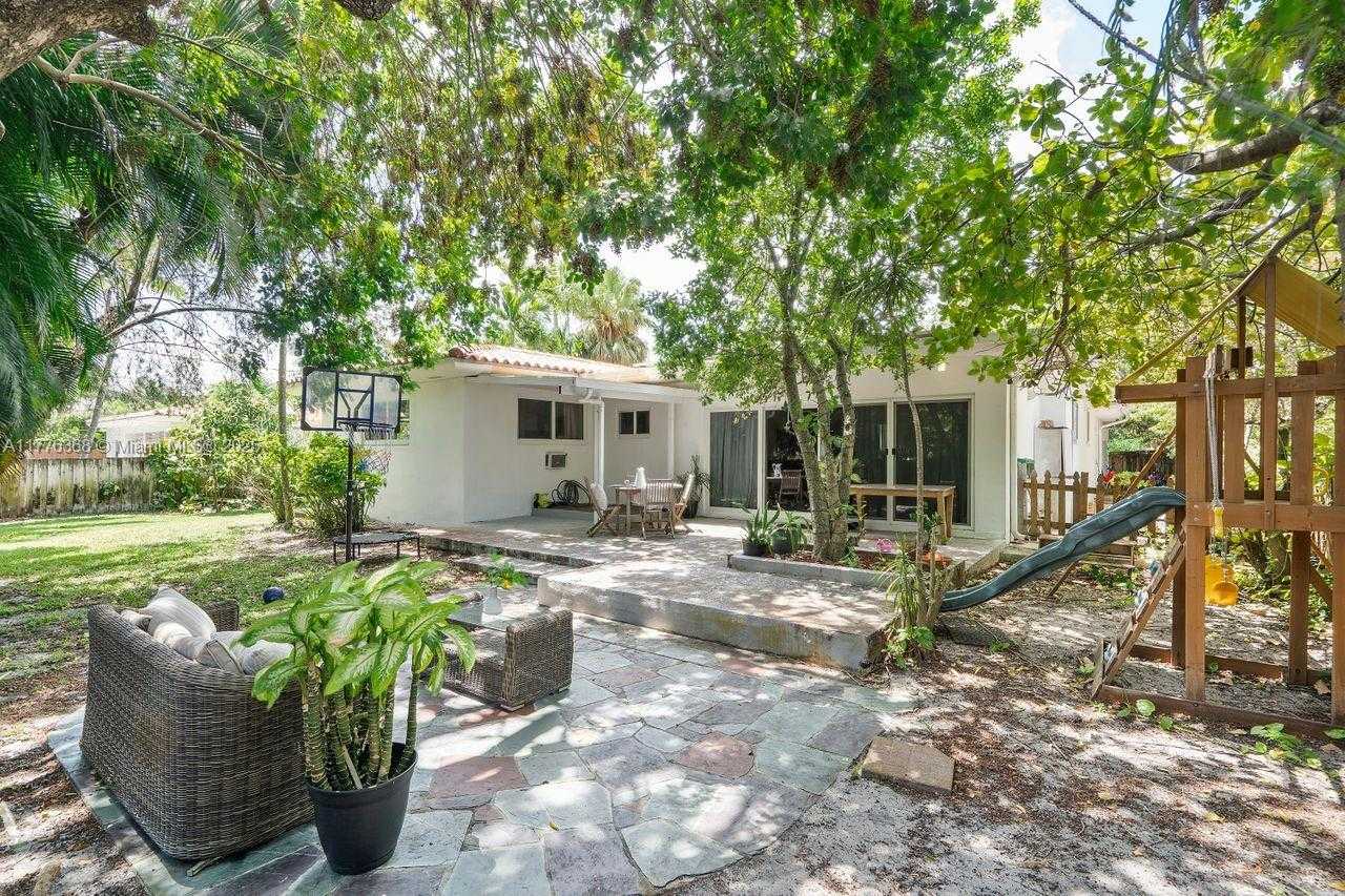 Small Image of 10619 NORTH EAST 10TH PL, Miami Shores Number 37