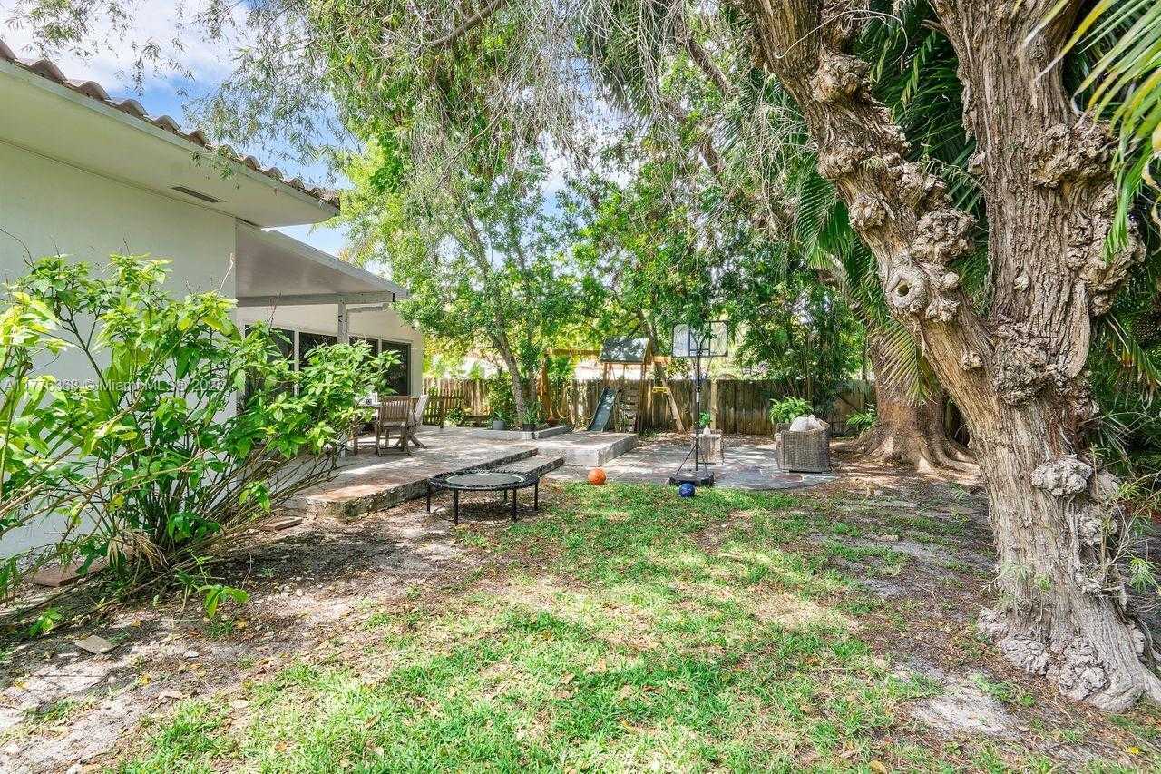 Small Image of 10619 NORTH EAST 10TH PL, Miami Shores Number 41