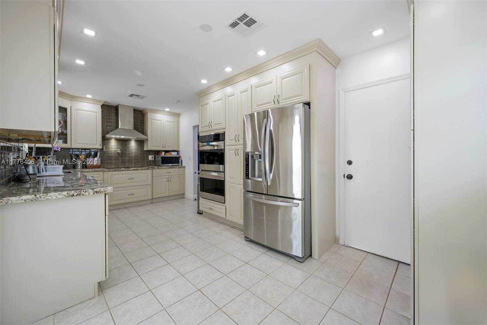 Small Image of 321 SOUTH WEST 11TH AVE, Hallandale Beach Number 10