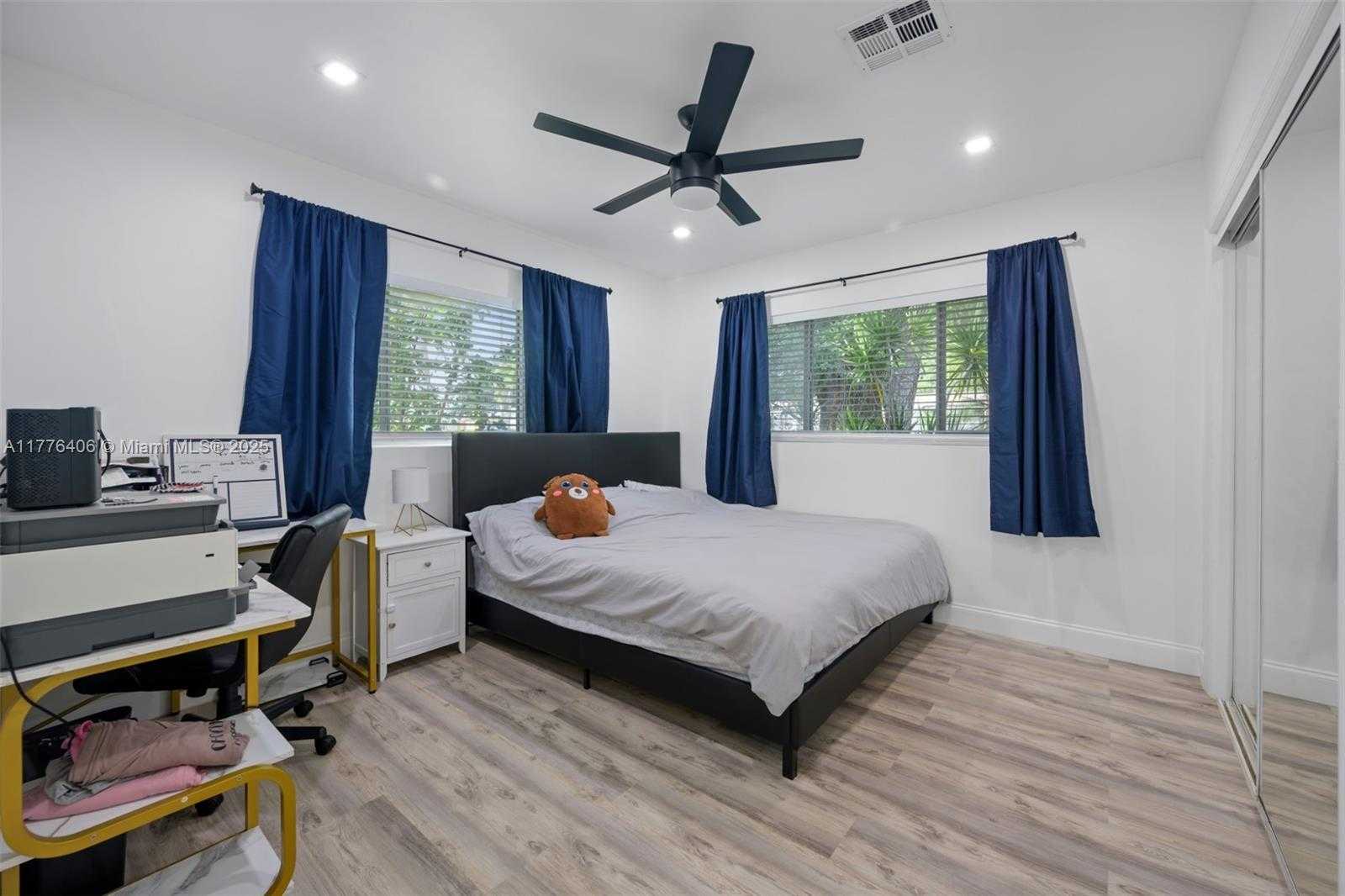 Small Image of 321 SOUTH WEST 11TH AVE, Hallandale Beach Number 17
