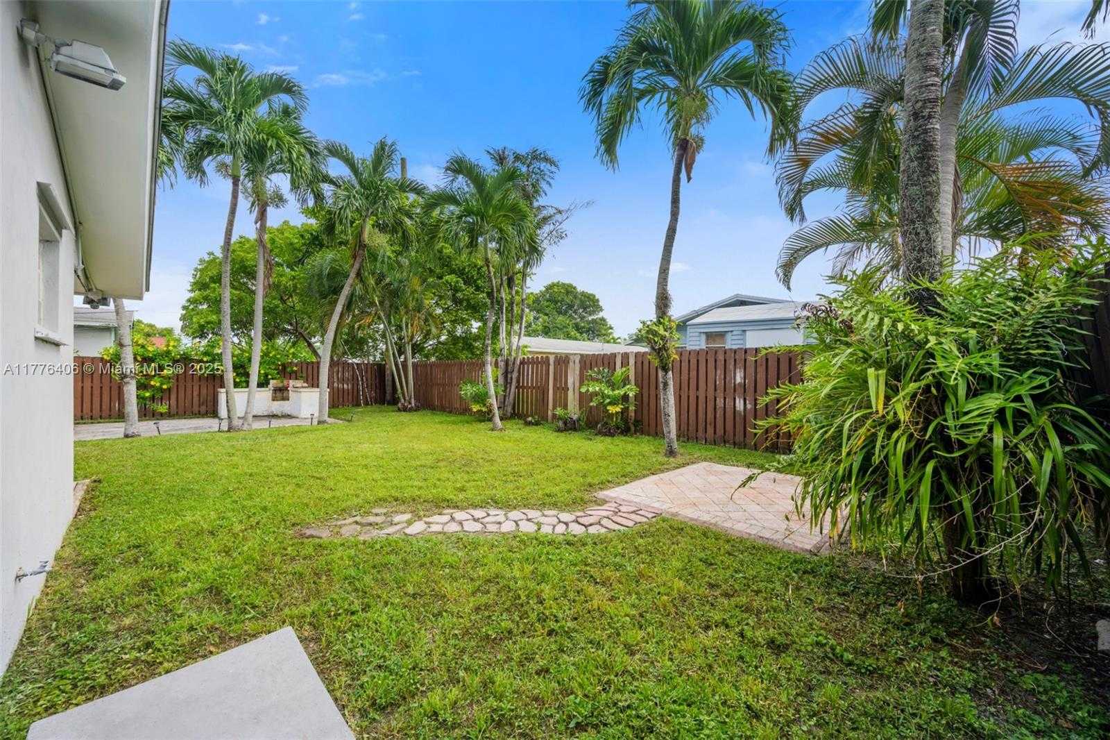 Small Image of 321 SOUTH WEST 11TH AVE, Hallandale Beach Number 21