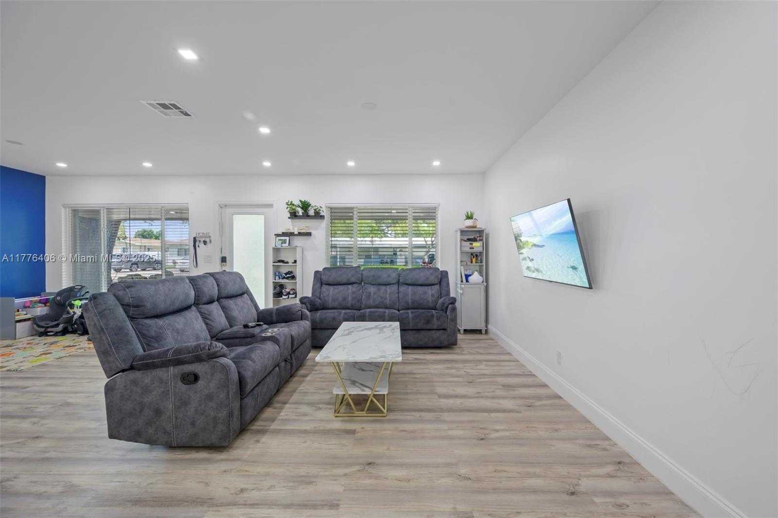 Small Image of 321 SOUTH WEST 11TH AVE, Hallandale Beach Number 5