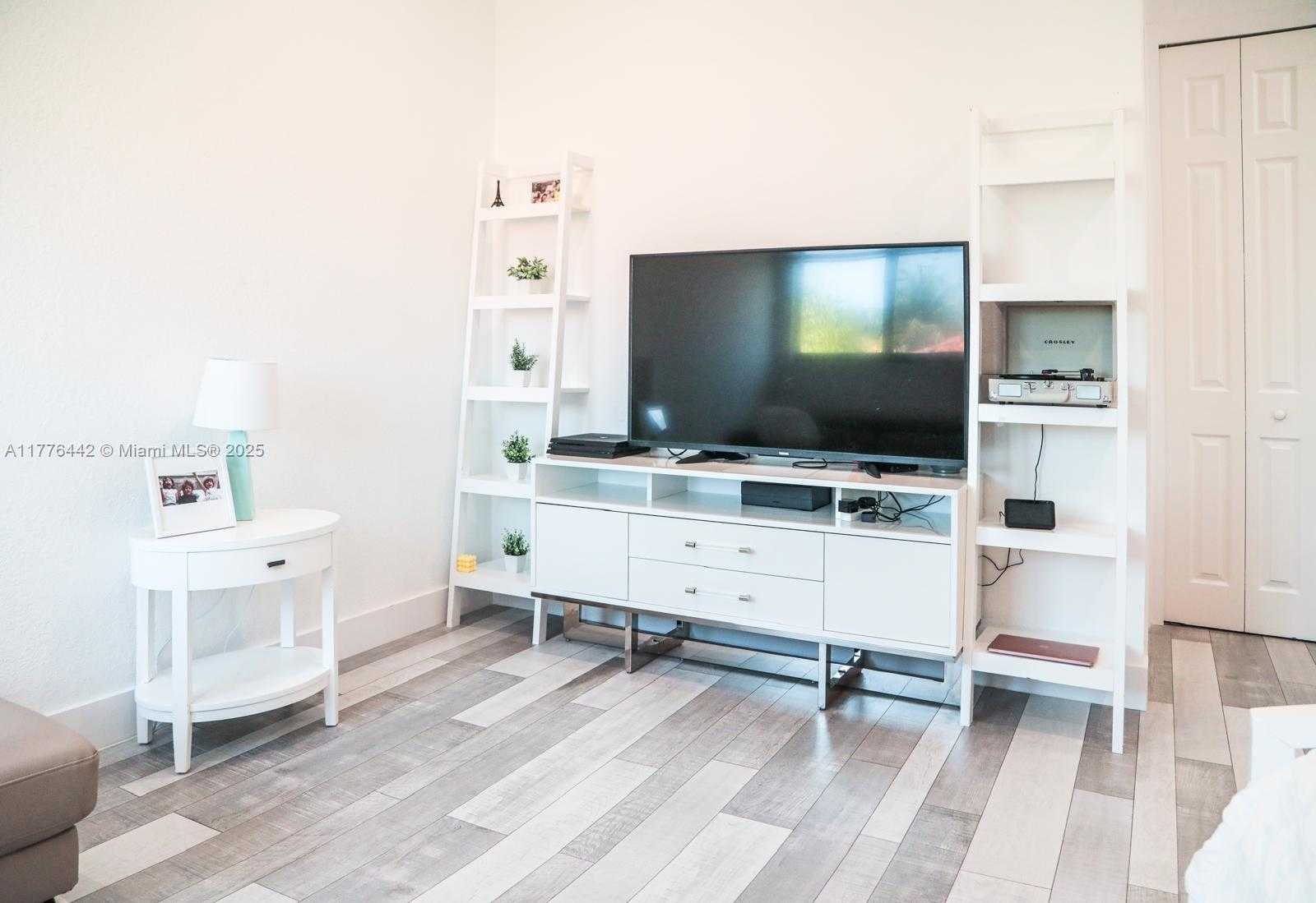 Small Image of 19209 SOUTH WEST 80TH CT, Cutler Bay Number 26