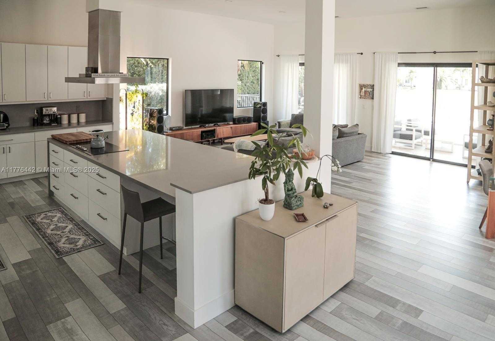 Small Image of 19209 SOUTH WEST 80TH CT, Cutler Bay Number 3