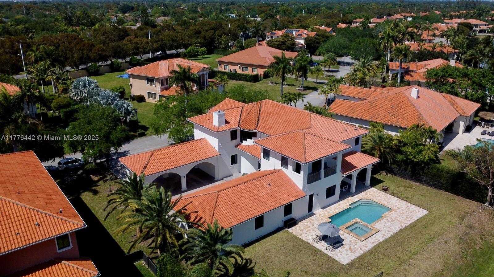 Small Image of 19209 SOUTH WEST 80TH CT, Cutler Bay Number 32