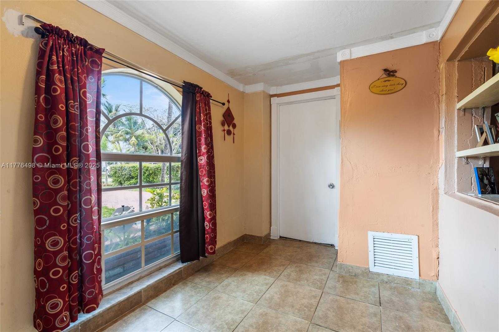 Small Image of 1223 NORTH EAST 182ND ST, North Miami Beach Number 4