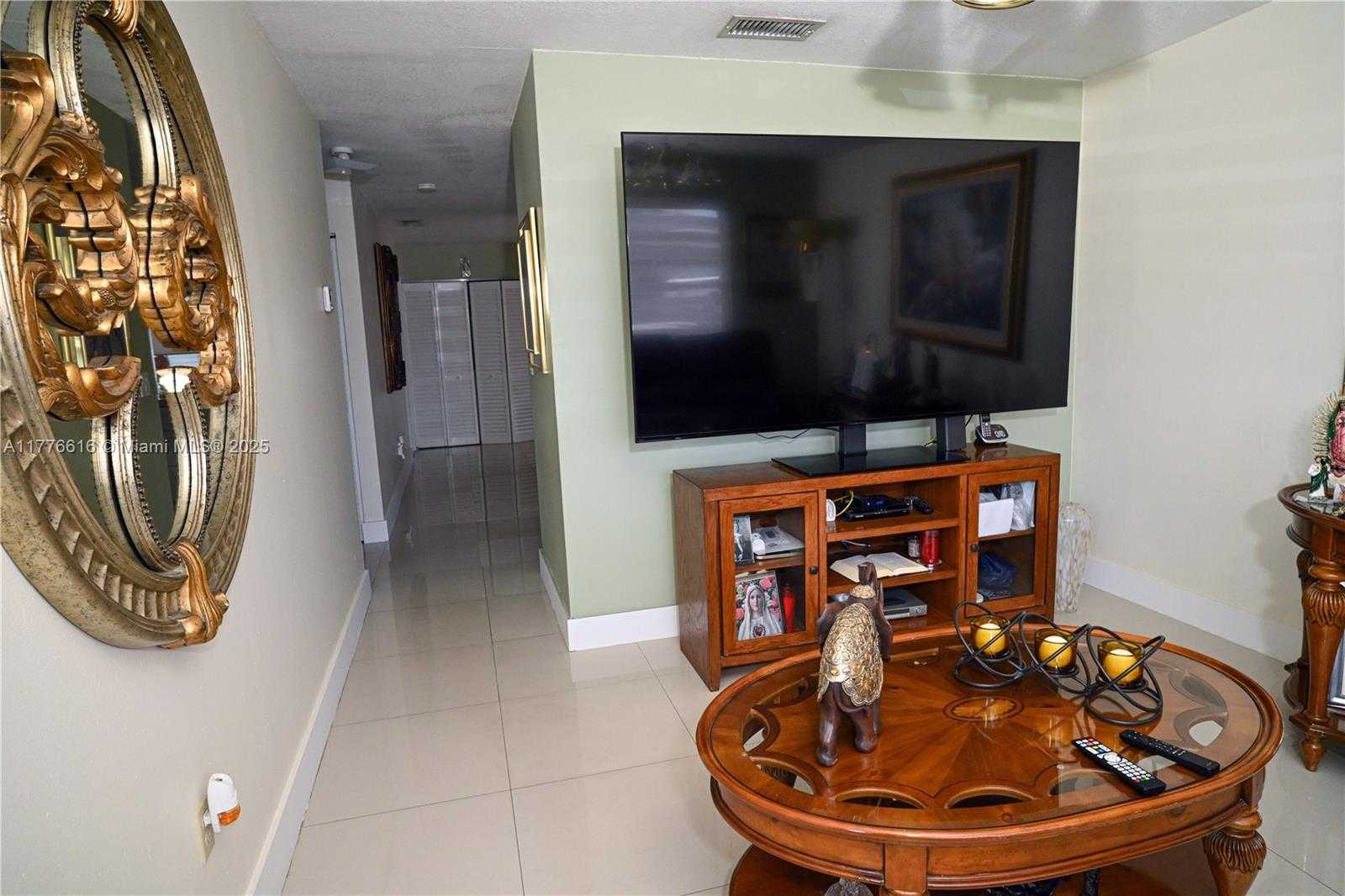 Small Image of 1417 WEST 40TH ST, Hialeah Number 4