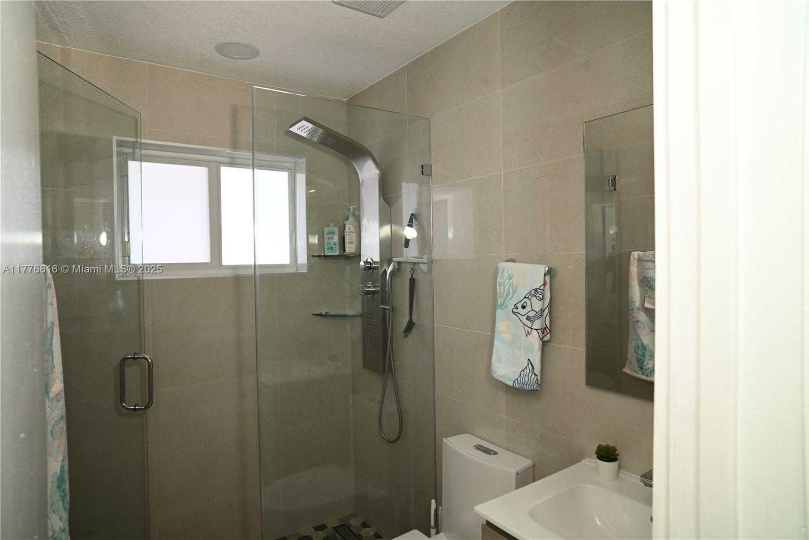 Small Image of 1417 WEST 40TH ST, Hialeah Number 6