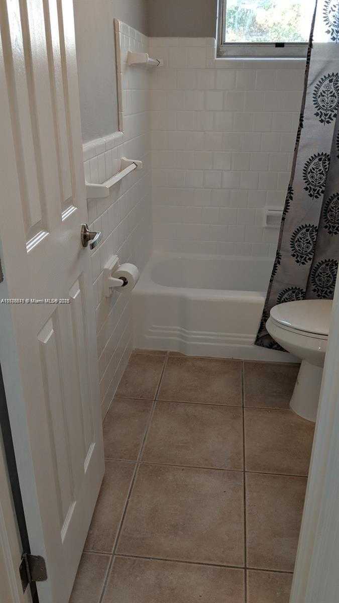 Small Image of 6461 EVANS ST, Hollywood Number 13