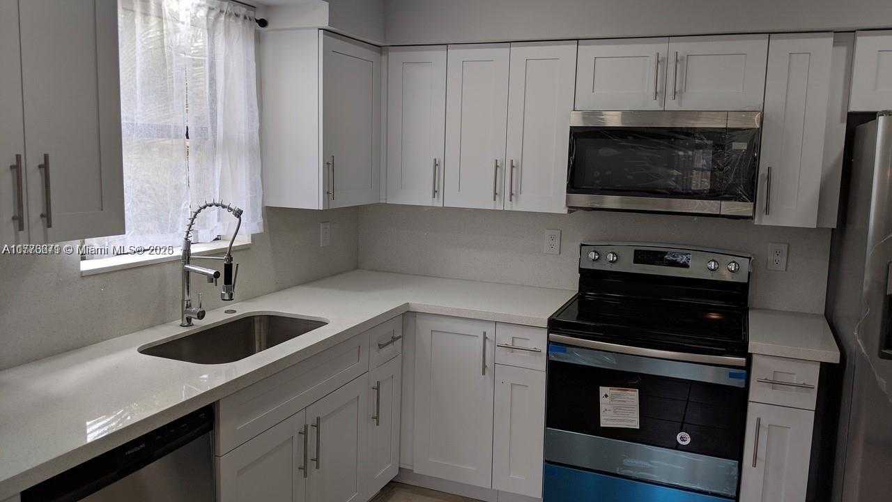 Small Image of 6461 EVANS ST, Hollywood Number 6