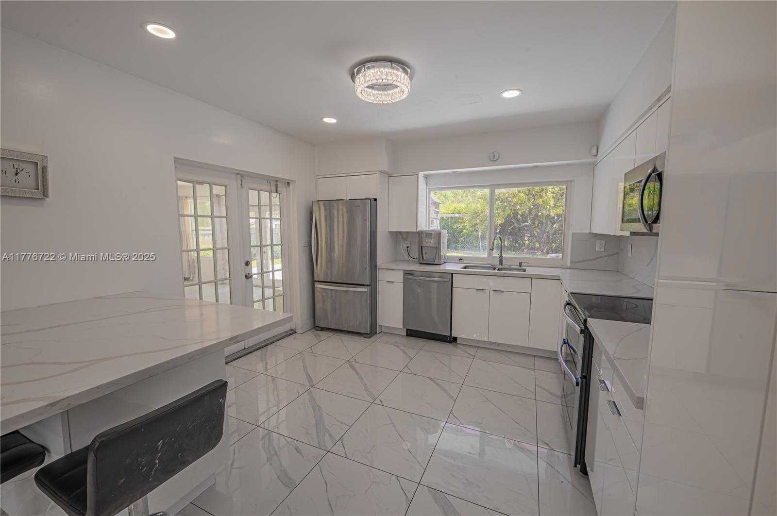 Small Image of 1901 NORTH EAST 186TH DR, North Miami Beach Number 12