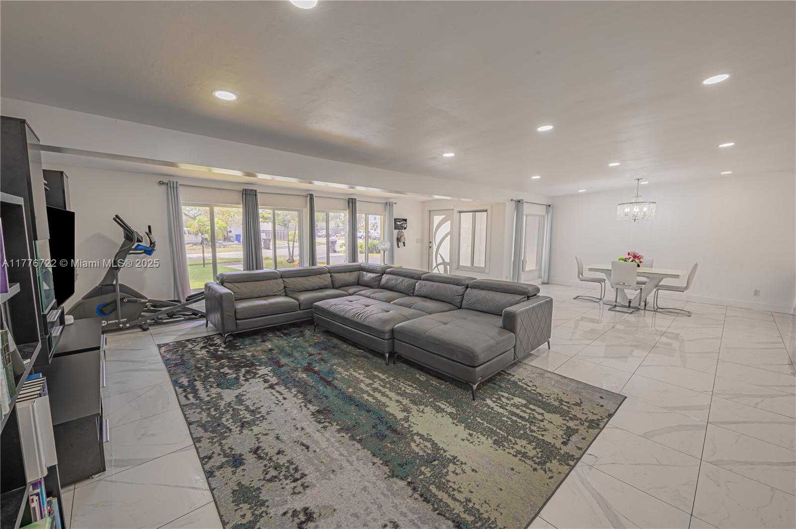 Small Image of 1901 NORTH EAST 186TH DR, North Miami Beach Number 18