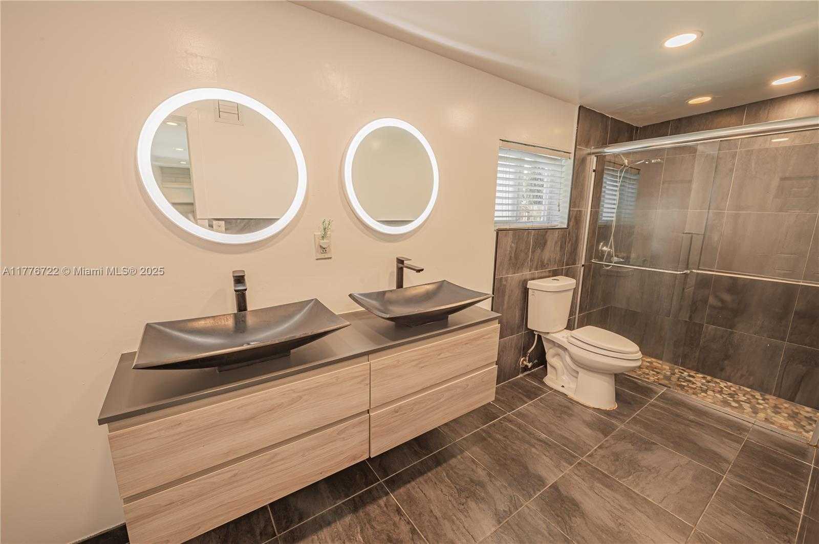 Small Image of 1901 NORTH EAST 186TH DR, North Miami Beach Number 22