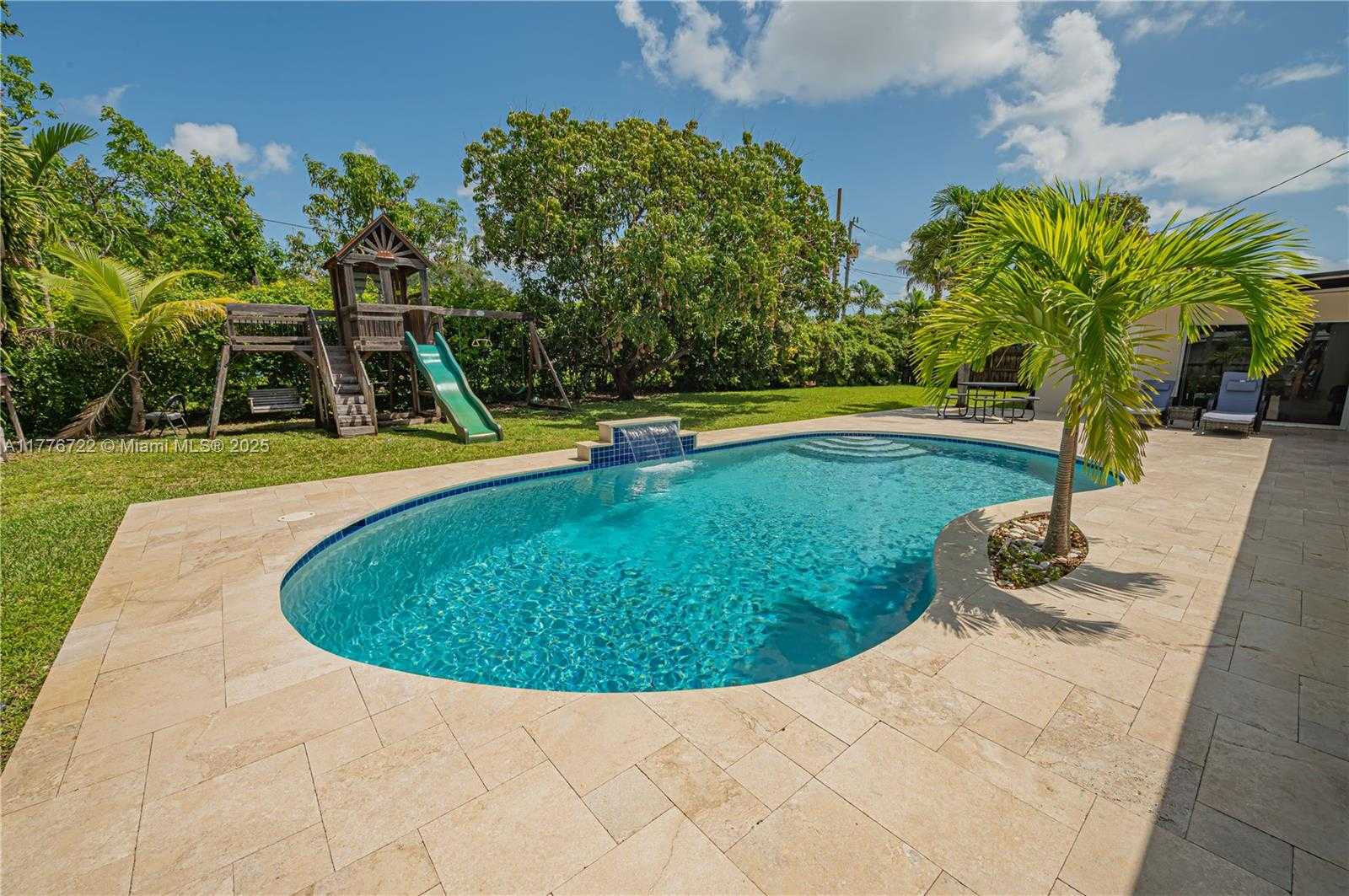 Small Image of 1901 NORTH EAST 186TH DR, North Miami Beach Number 7