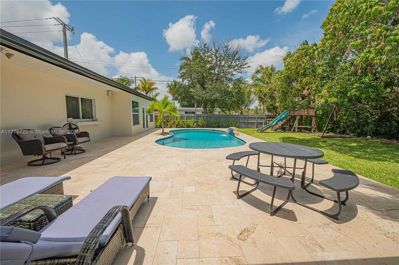 Small Image of 1901 NORTH EAST 186TH DR, North Miami Beach Number 8