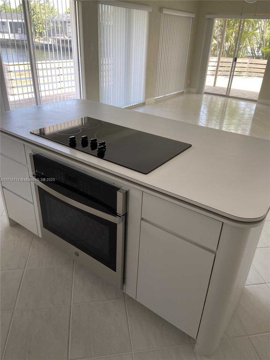 Small Image of 1601 NORTH 29TH AVE, Hollywood Number 10