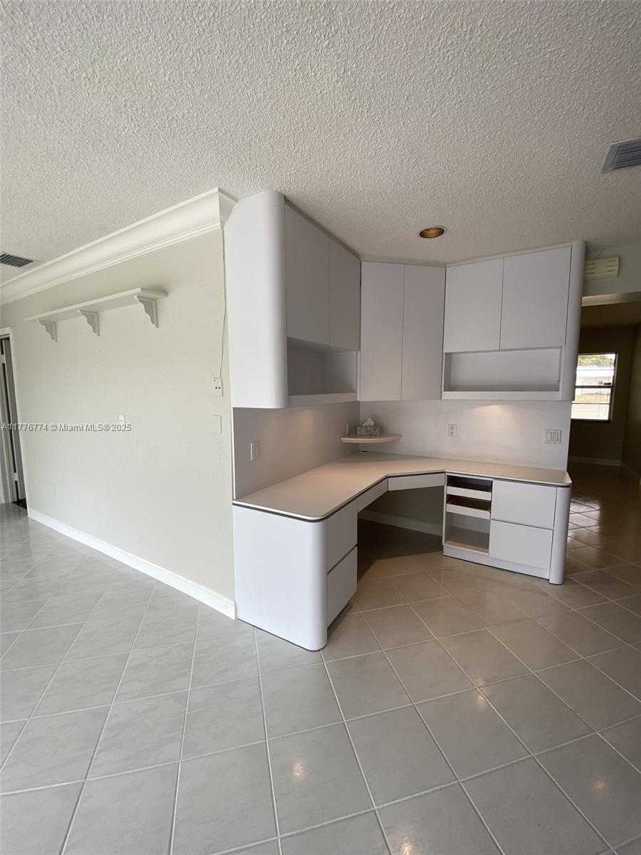 Small Image of 1601 NORTH 29TH AVE, Hollywood Number 14