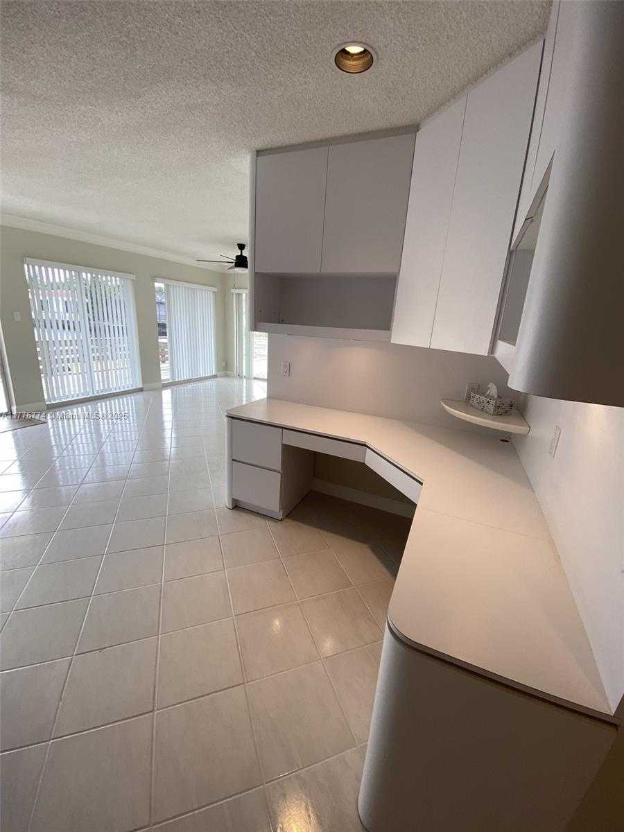 Small Image of 1601 NORTH 29TH AVE, Hollywood Number 15