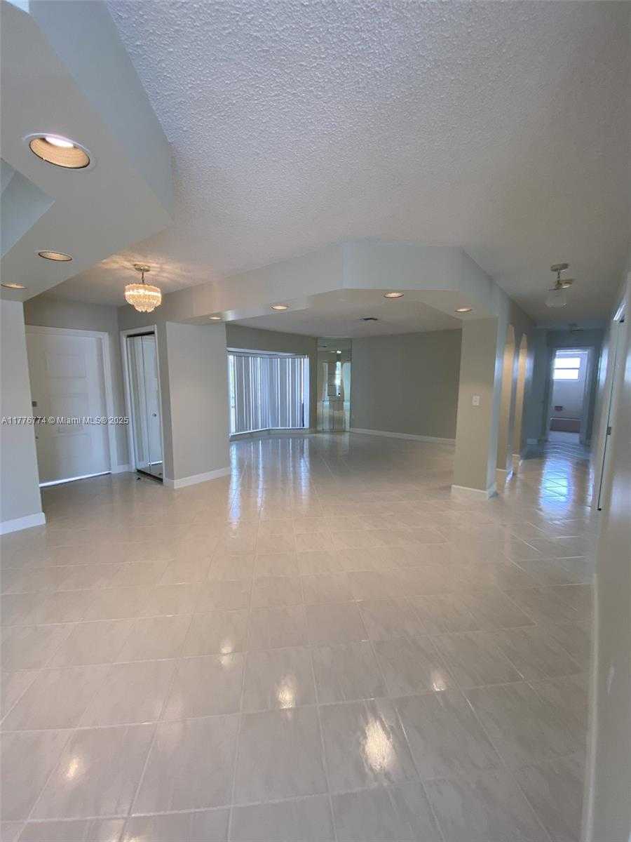 Small Image of 1601 NORTH 29TH AVE, Hollywood Number 3