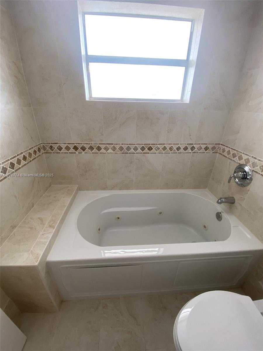 Small Image of 1601 NORTH 29TH AVE, Hollywood Number 52