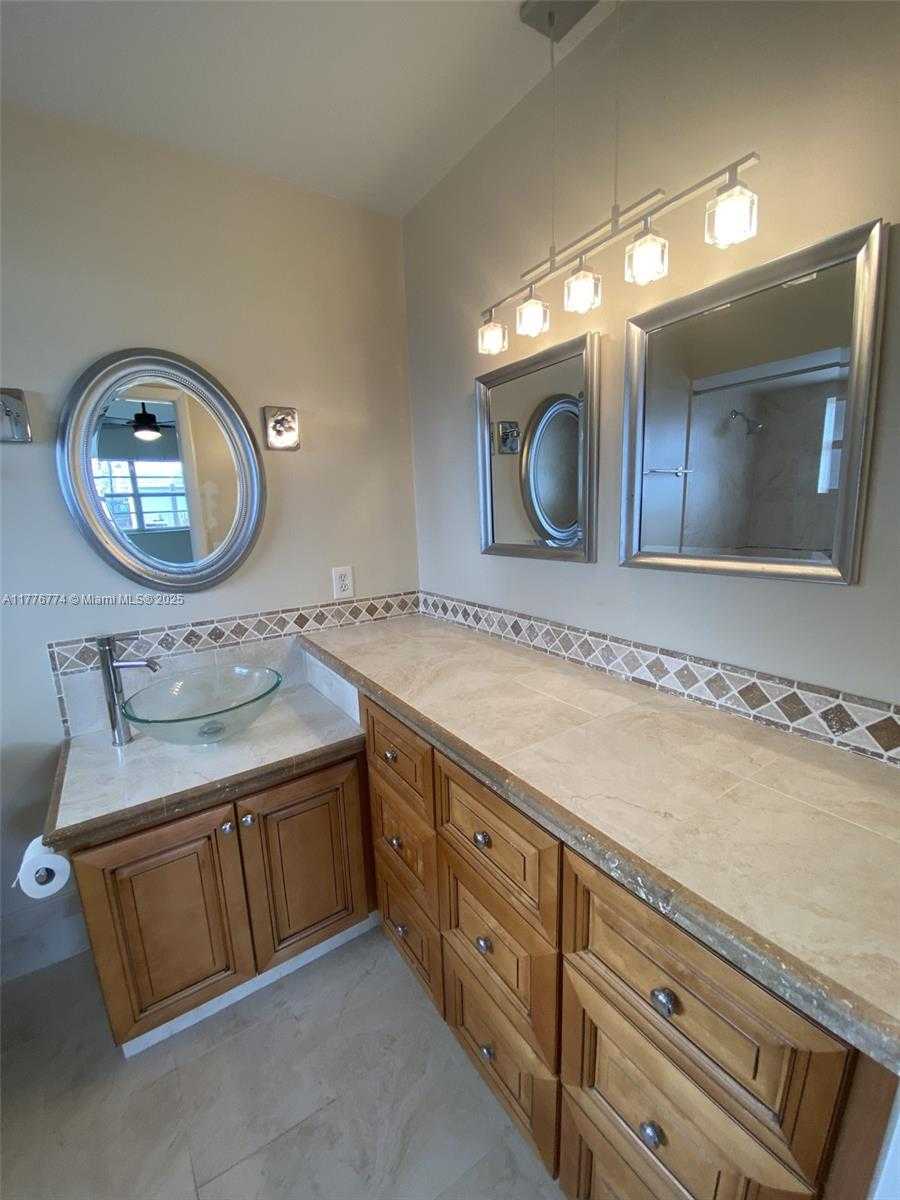 Small Image of 1601 NORTH 29TH AVE, Hollywood Number 53