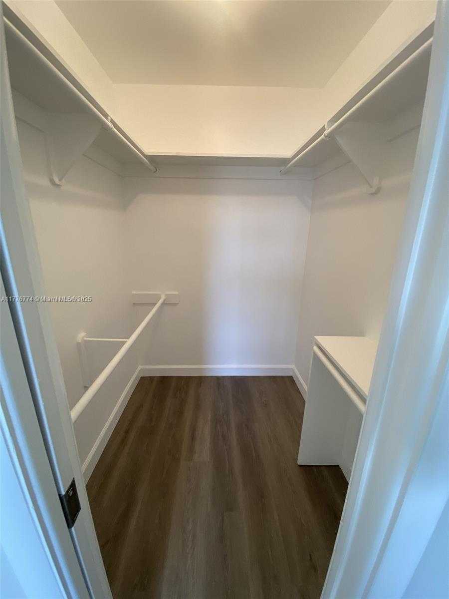 Small Image of 1601 NORTH 29TH AVE, Hollywood Number 77