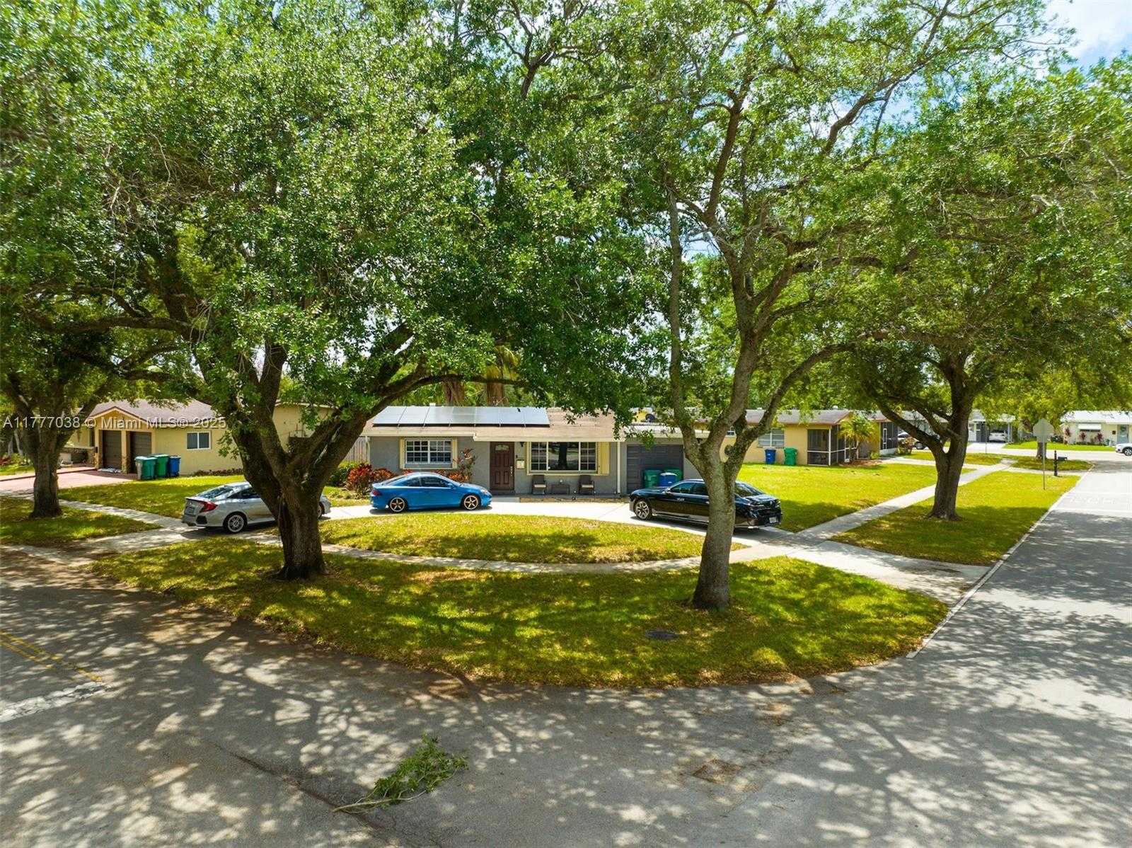 Small Image of 5101 SOUTH WEST 92ND TER, Cooper City Number 2