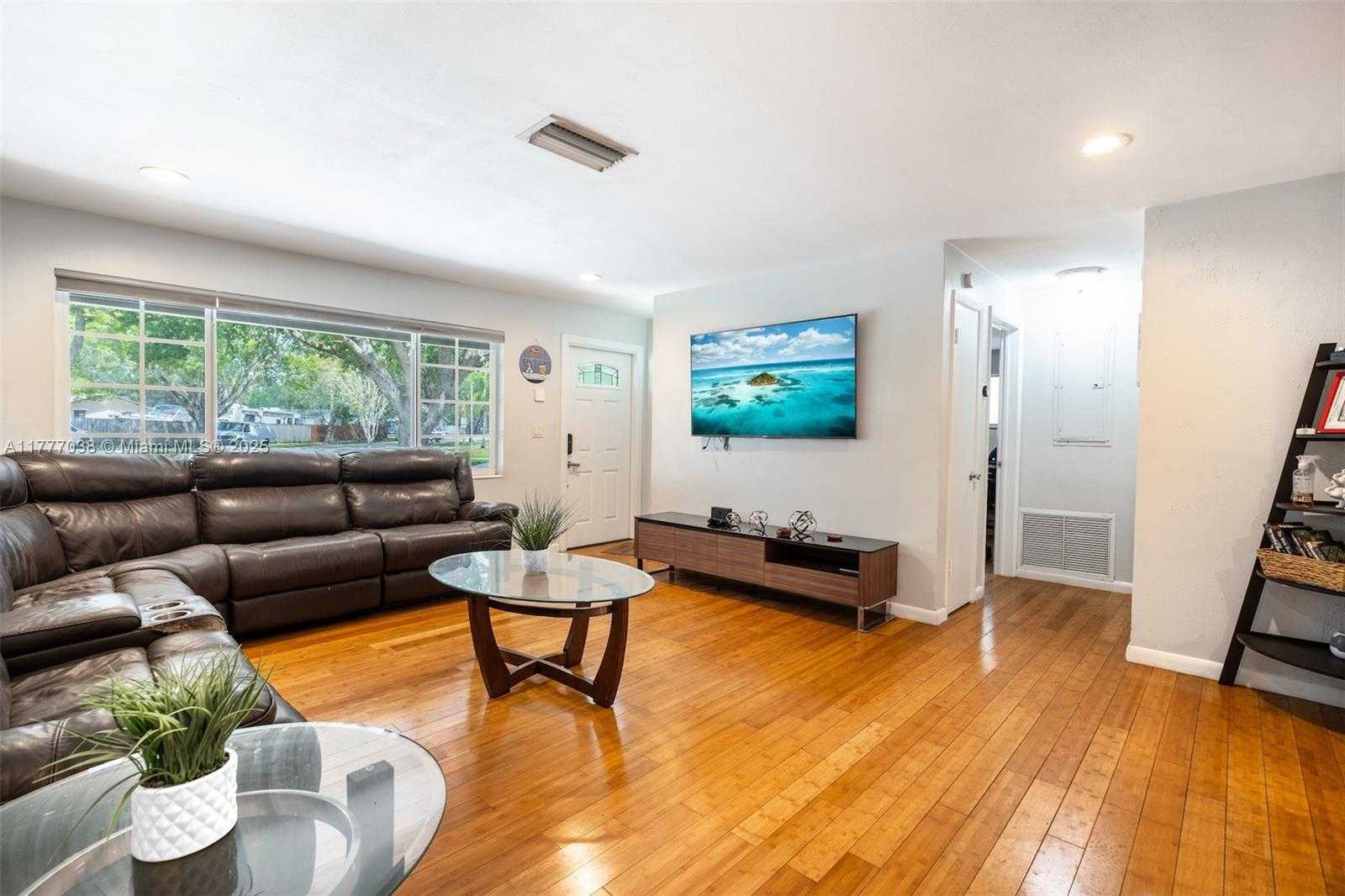 Small Image of 5101 SOUTH WEST 92ND TER, Cooper City Number 5