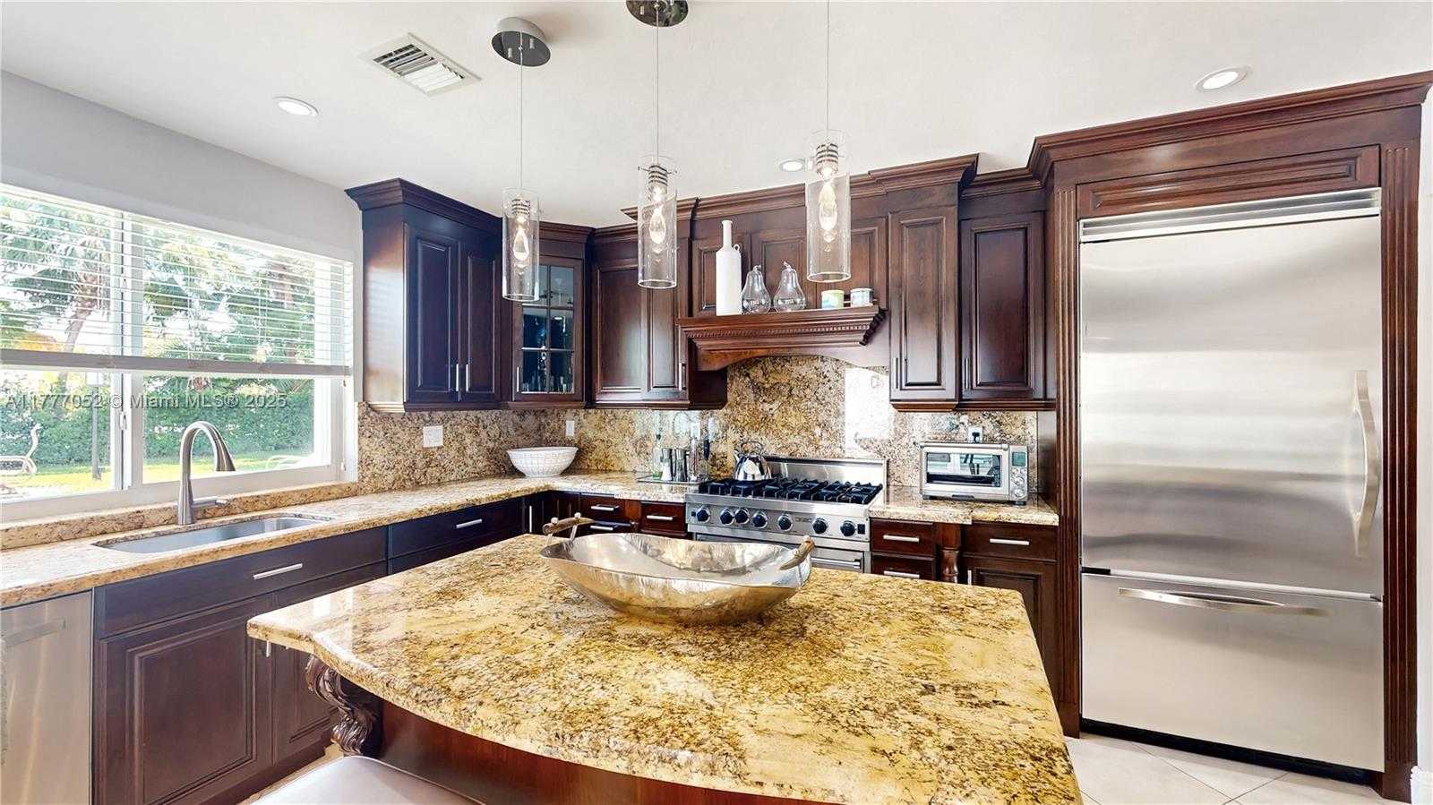 Small Image of 8860 SOUTH WEST 155TH TER, Palmetto Bay Number 10