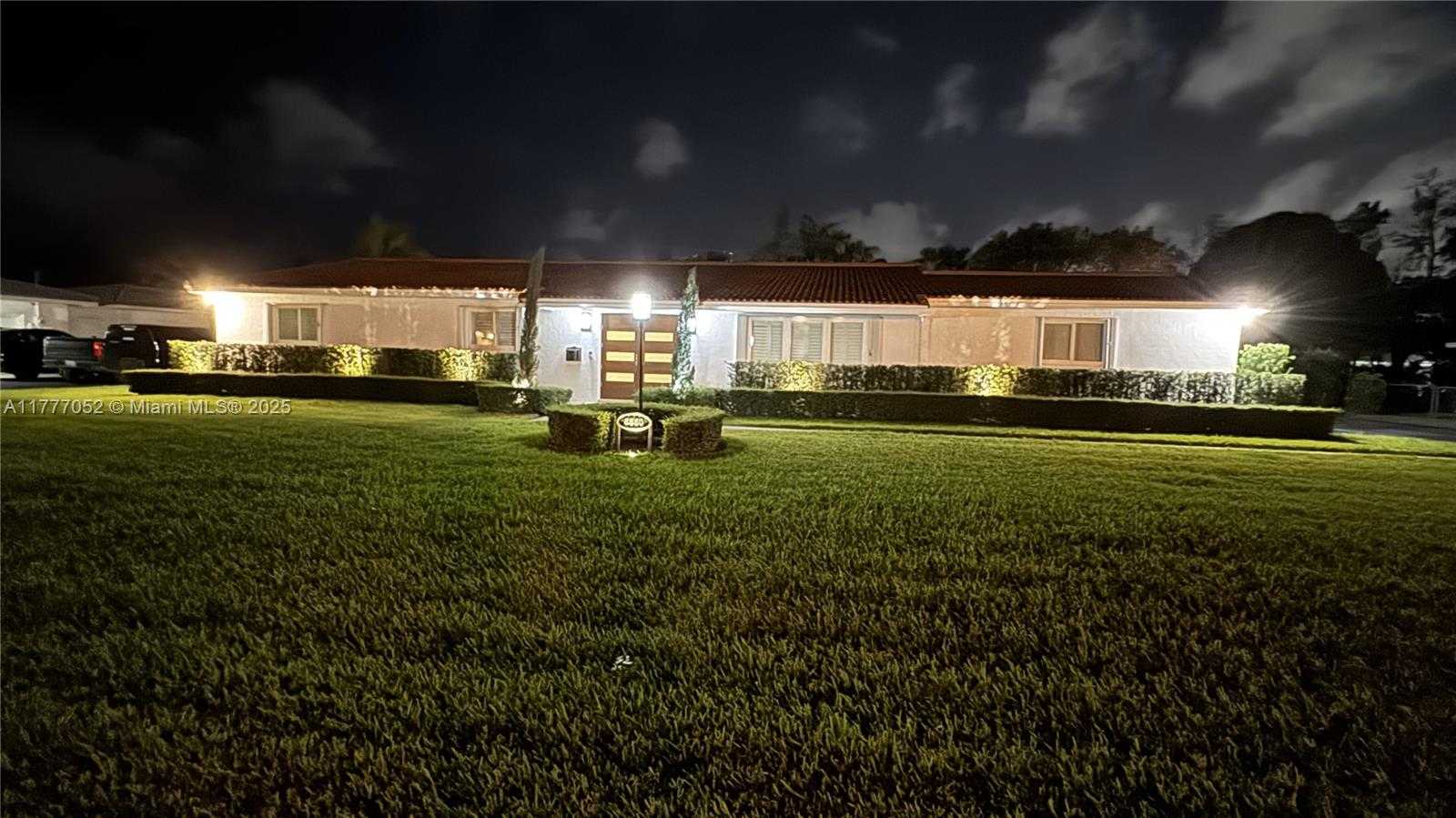 Small Image of 8860 SOUTH WEST 155TH TER, Palmetto Bay Number 2