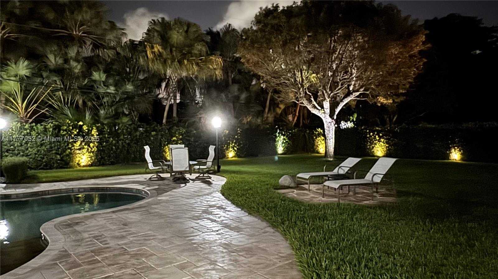 Small Image of 8860 SOUTH WEST 155TH TER, Palmetto Bay Number 27