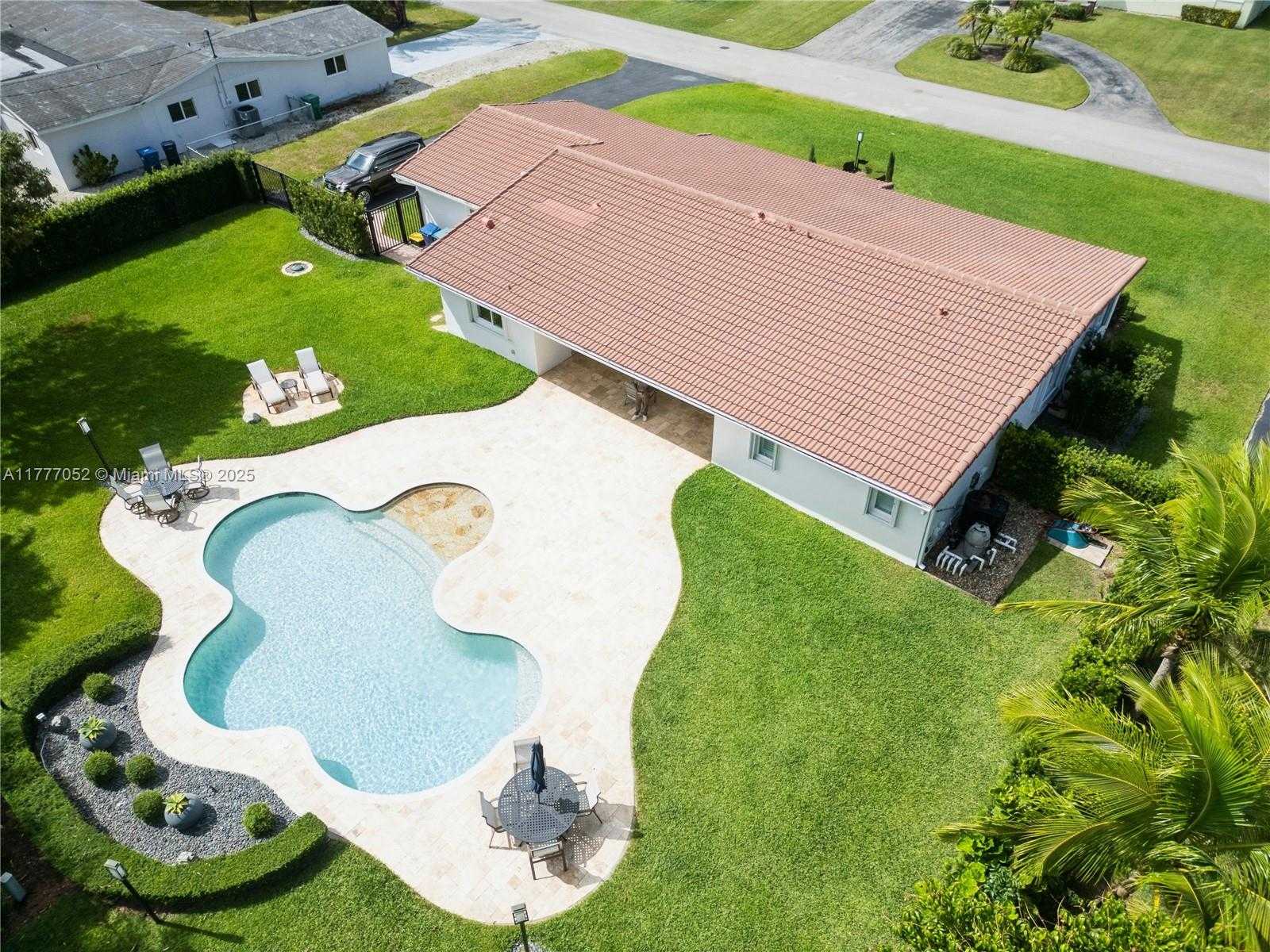 Small Image of 8860 SOUTH WEST 155TH TER, Palmetto Bay Number 30