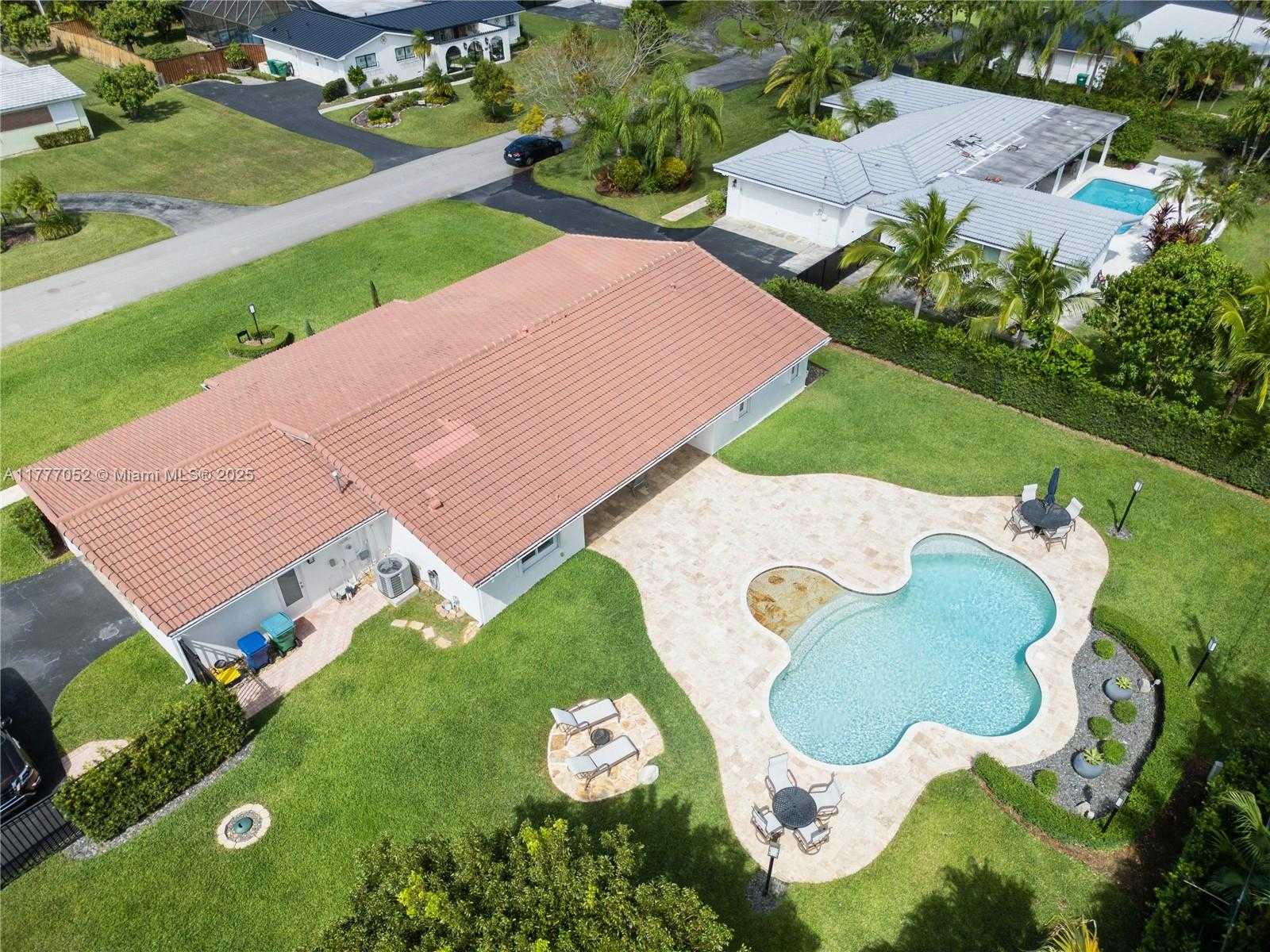 Small Image of 8860 SOUTH WEST 155TH TER, Palmetto Bay Number 31