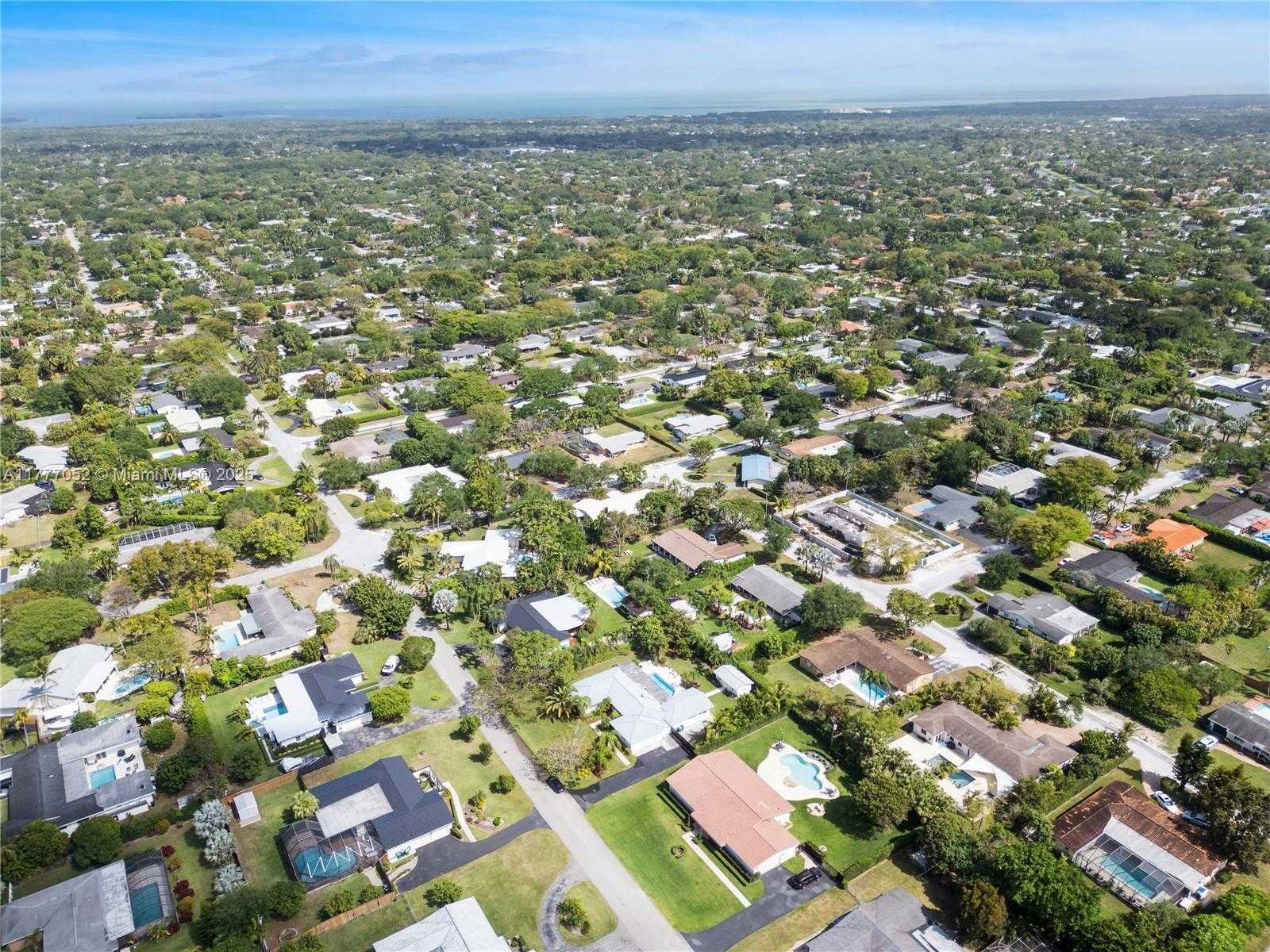 Small Image of 8860 SOUTH WEST 155TH TER, Palmetto Bay Number 33