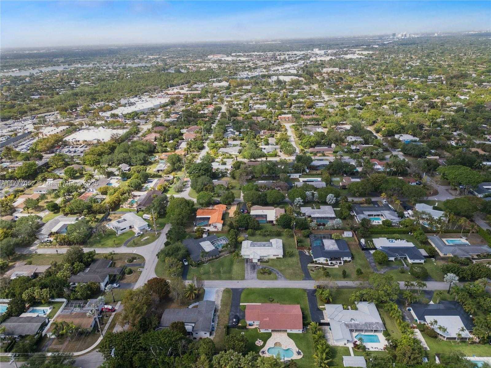 Small Image of 8860 SOUTH WEST 155TH TER, Palmetto Bay Number 34