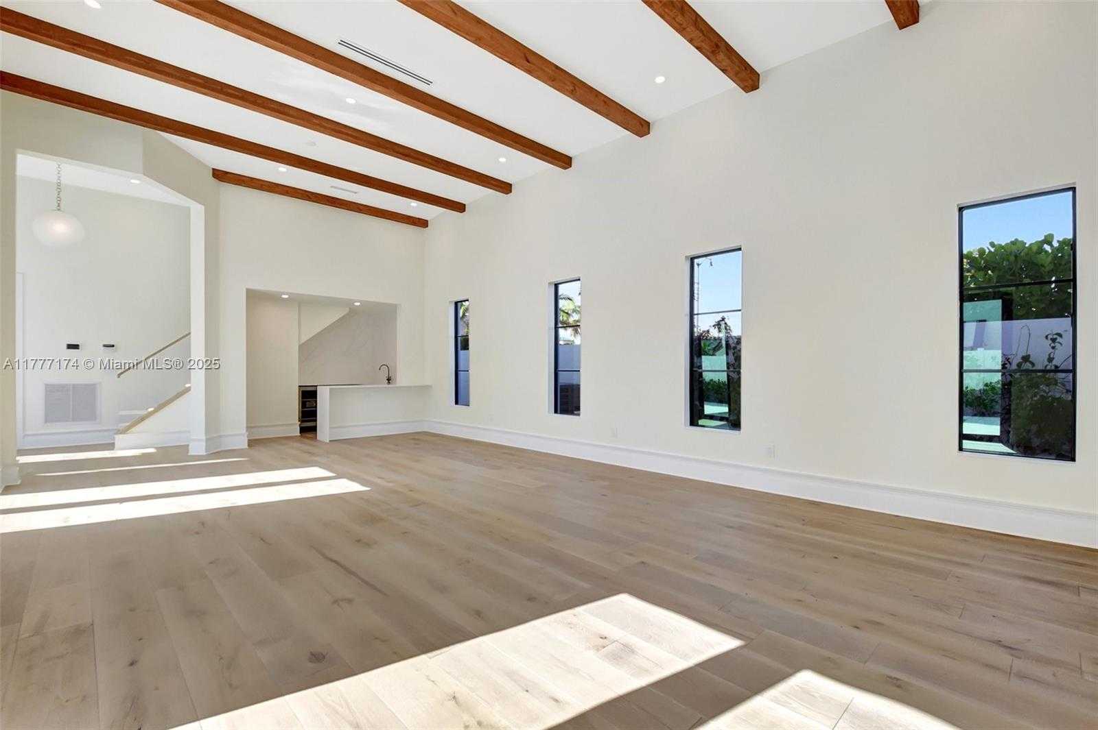 Small Image of 371 EAST LAKEWOOD RD, West Palm Beach Number 8