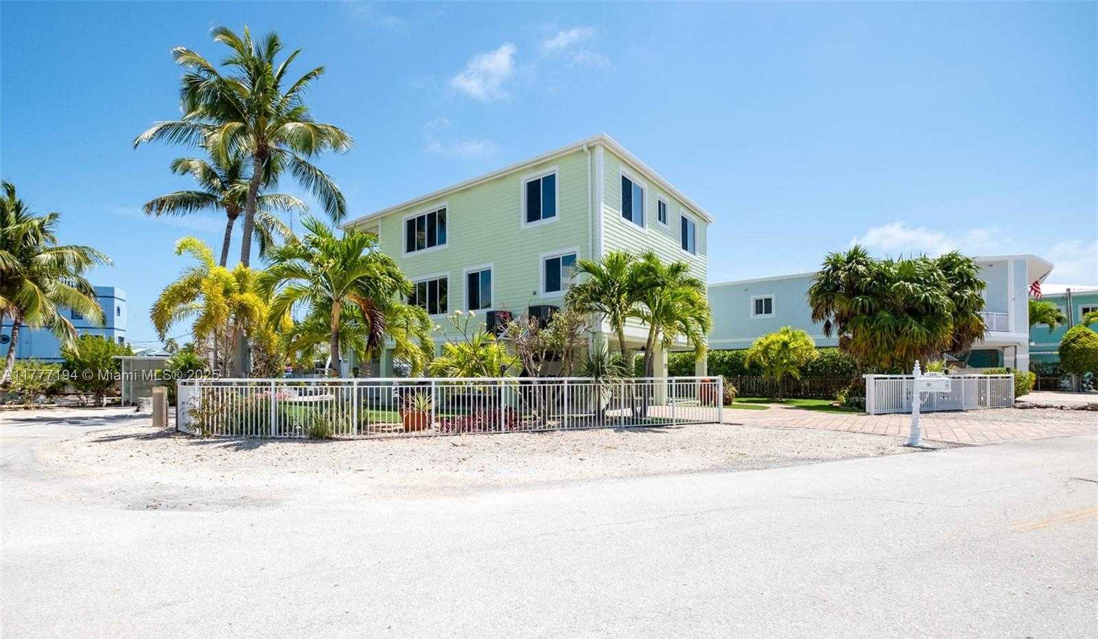 Small Image of 140 FAIRWICH CT, Tavernier Number 2