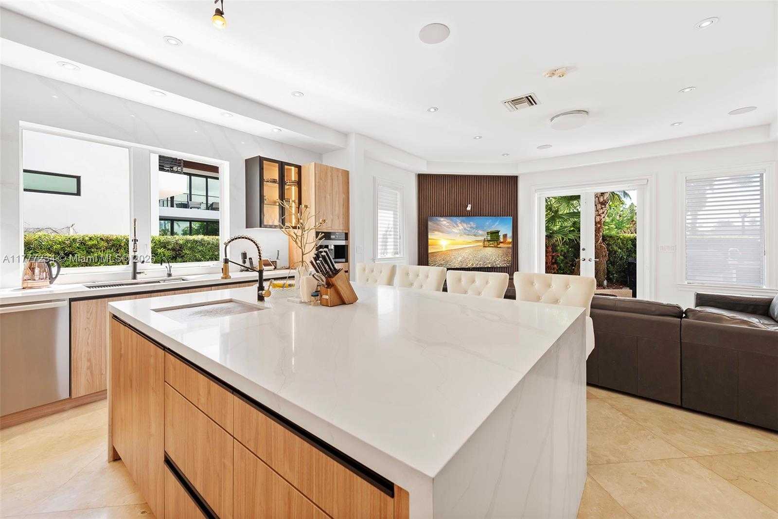 Small Image of 3442 NORTH EAST 171ST ST, North Miami Beach Number 18