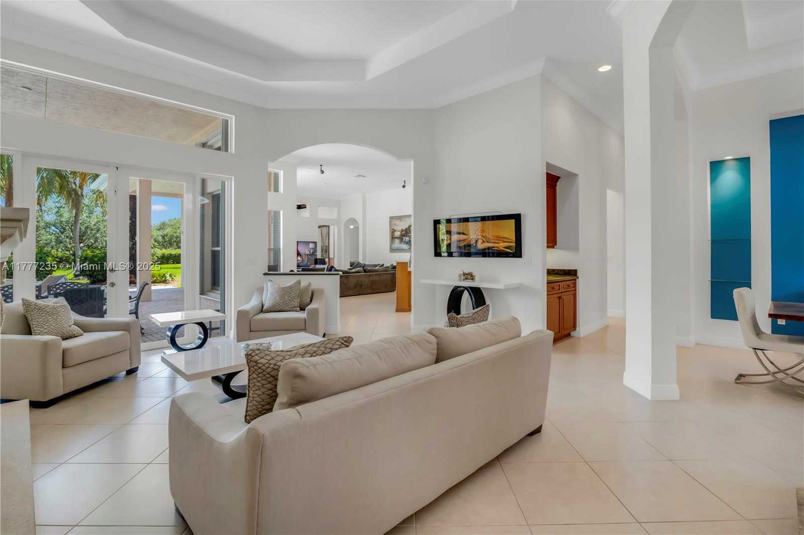 Small Image of 3432 DOVECOTE MEADOW LN, Davie Number 10