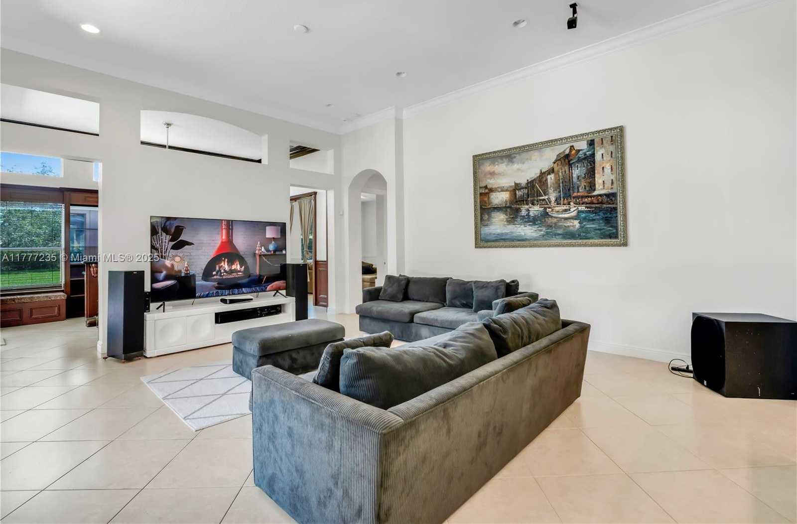 Small Image of 3432 DOVECOTE MEADOW LN, Davie Number 14