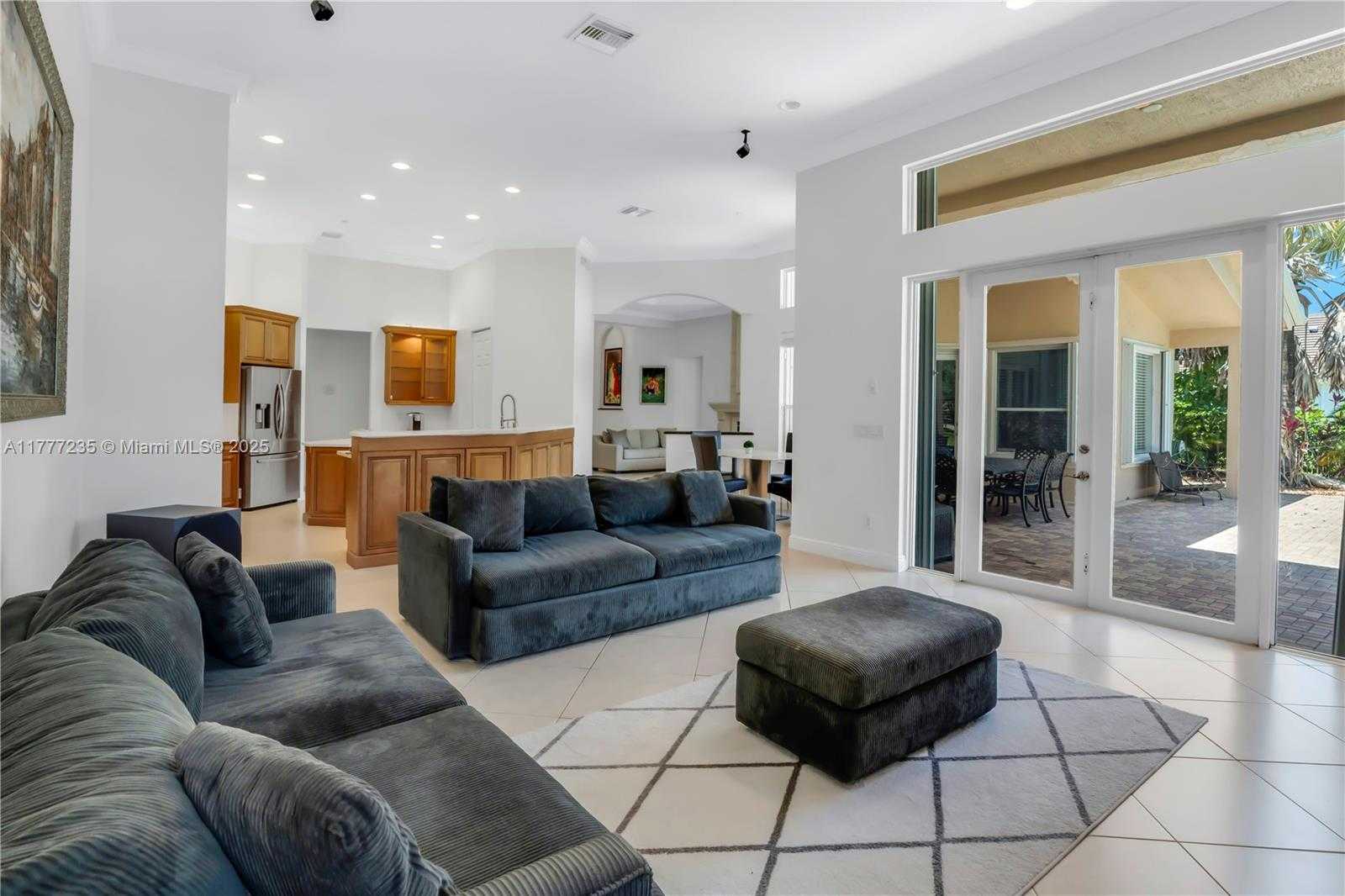 Small Image of 3432 DOVECOTE MEADOW LN, Davie Number 15