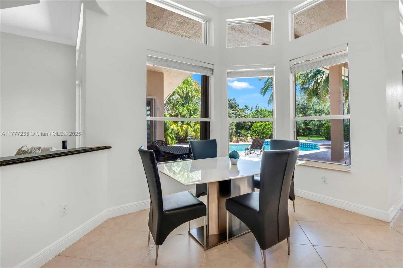 Small Image of 3432 DOVECOTE MEADOW LN, Davie Number 20