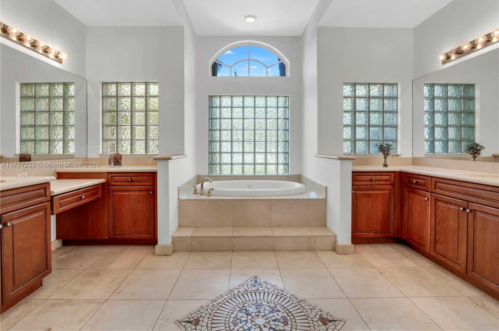 Small Image of 3432 DOVECOTE MEADOW LN, Davie Number 24