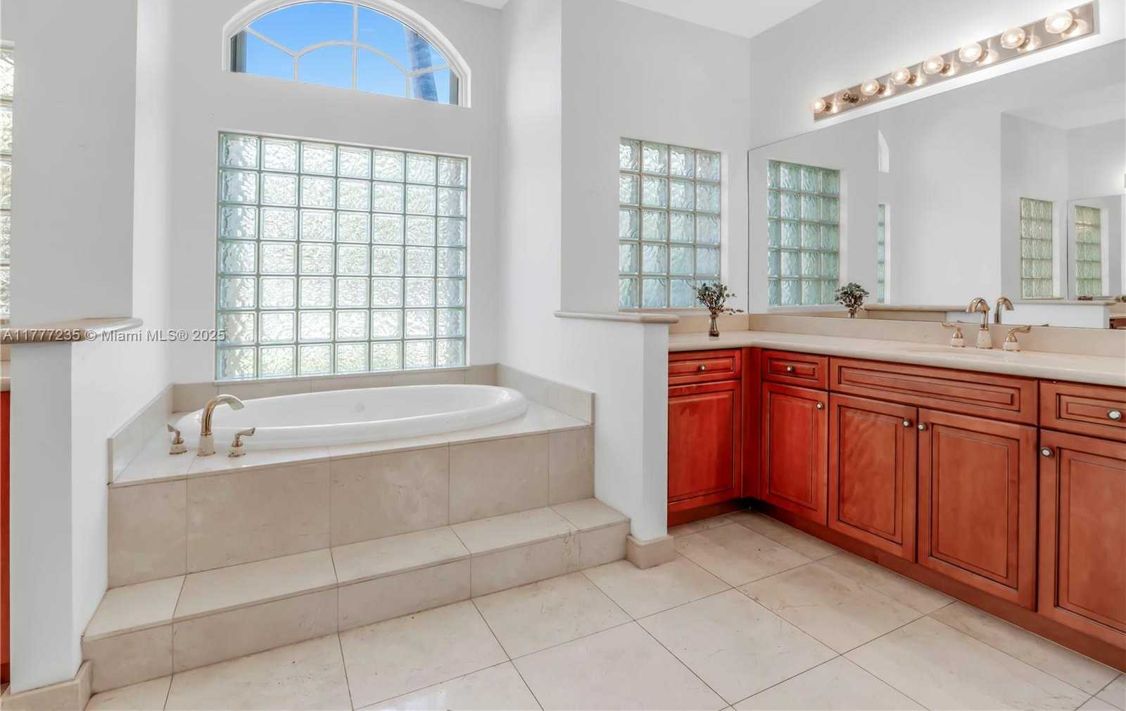 Small Image of 3432 DOVECOTE MEADOW LN, Davie Number 26